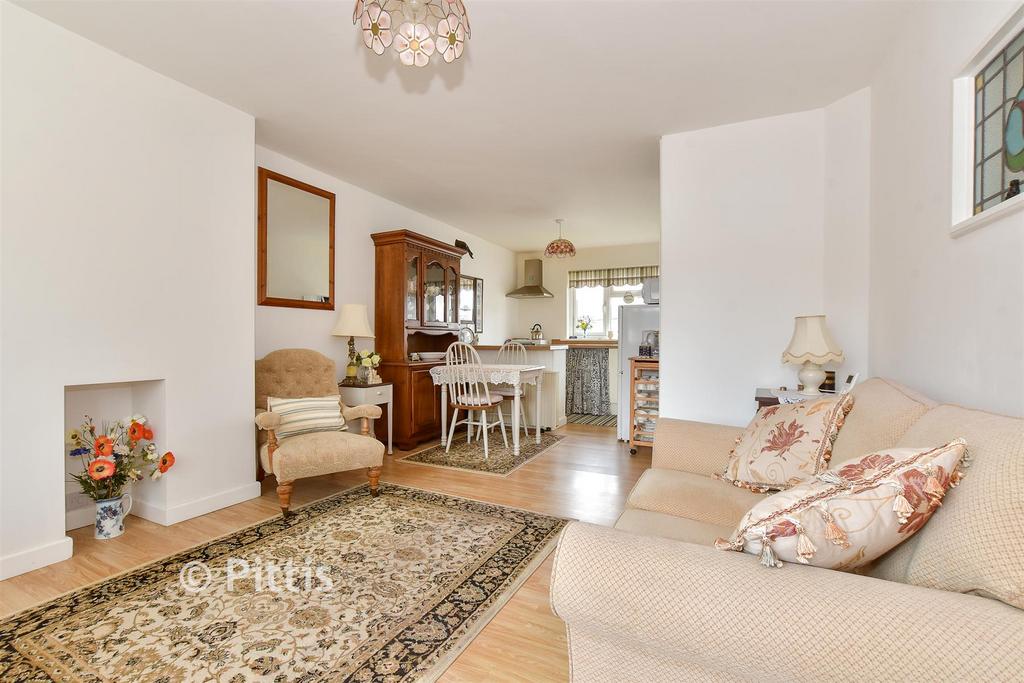 Lounge/ Dining Room