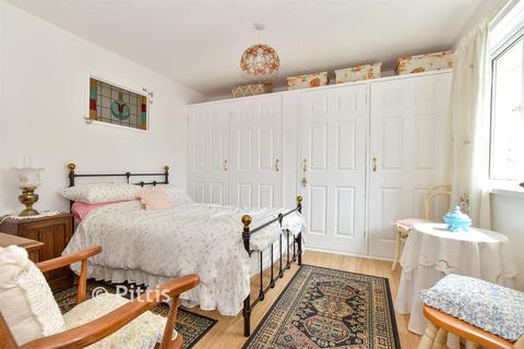 undefined, Chestnut Close, Newport PO30