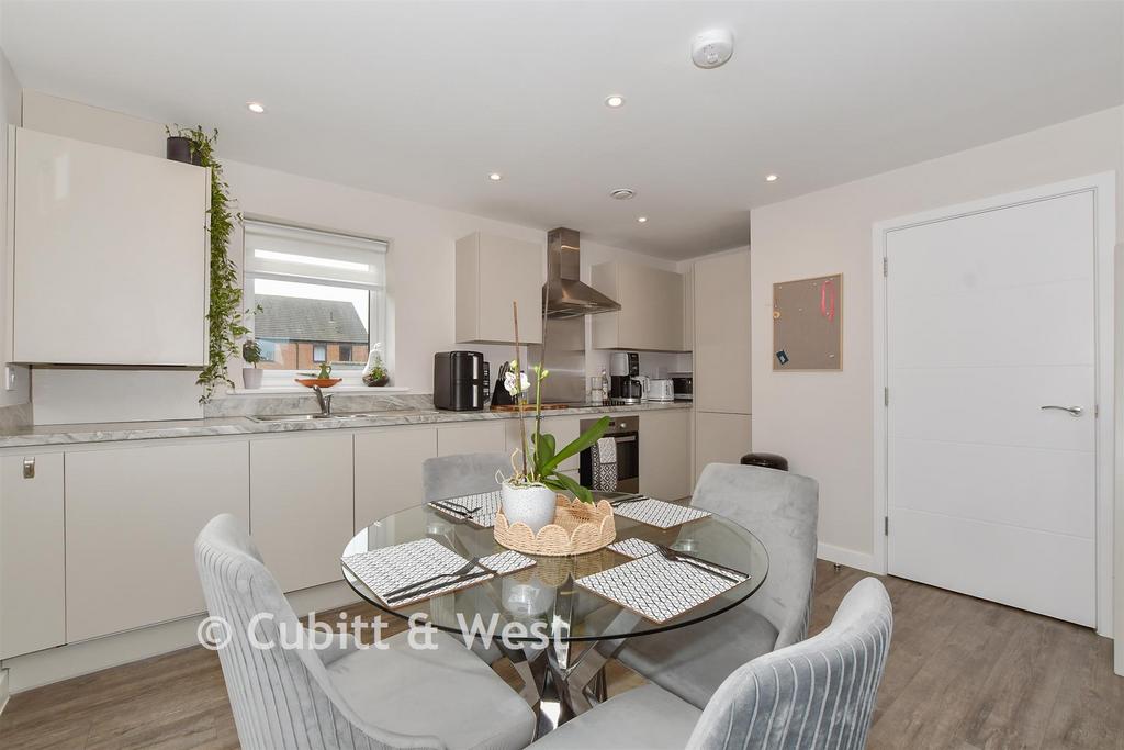 Lounge/Kitchen