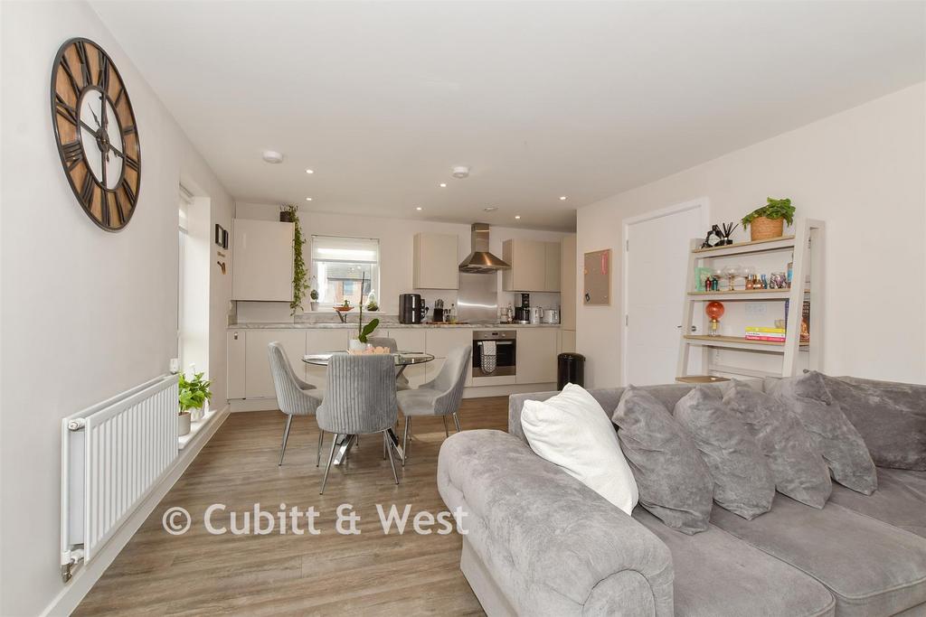 Lounge/Kitchen