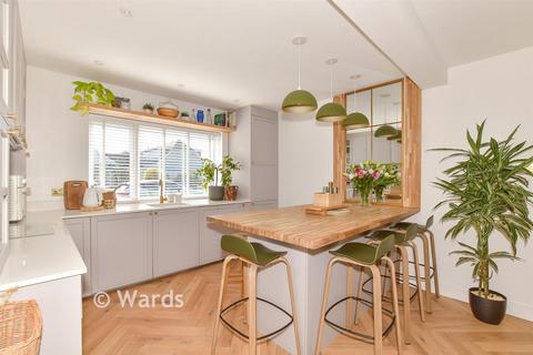 4 bedroom chalet for sale, Essex Avenue, Herne Bay, Kent