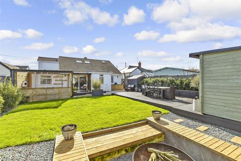 4 bedroom chalet for sale, Essex Avenue, Herne Bay, Kent