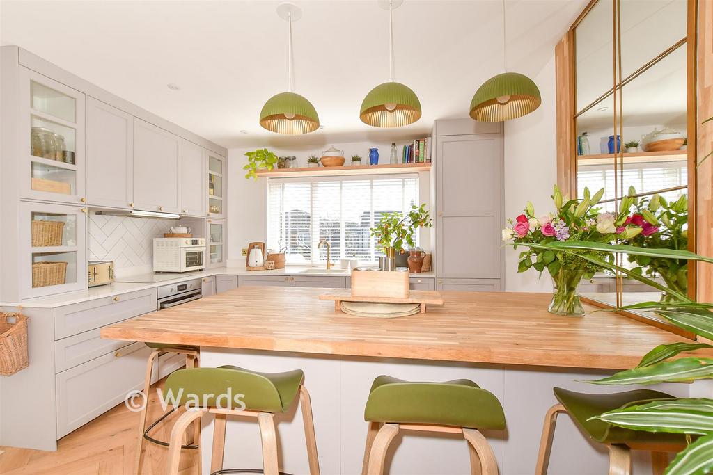 Lounge/ Kitchen