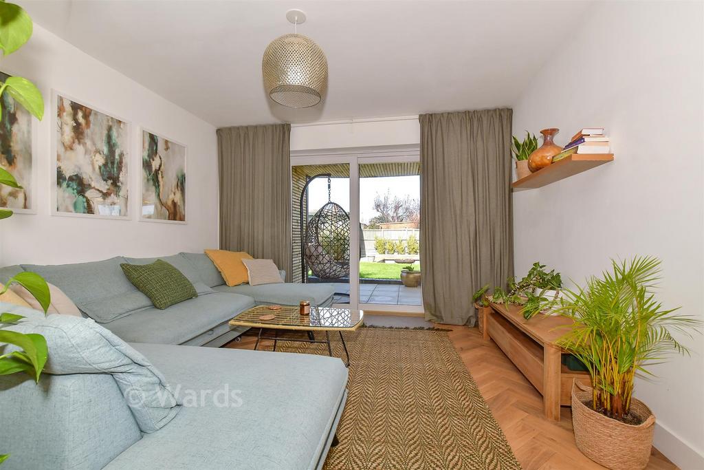 Lounge/ Kitchen