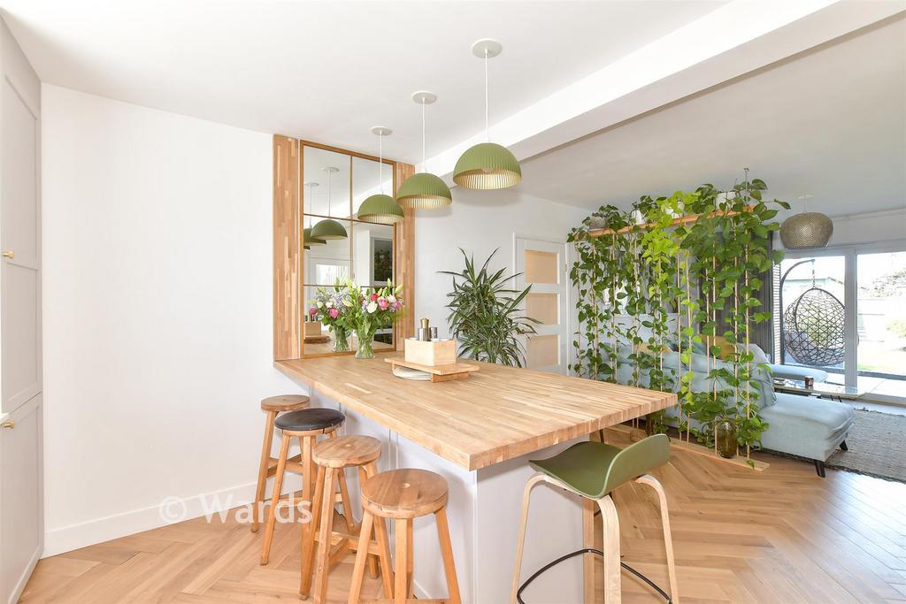 Lounge/ Kitchen