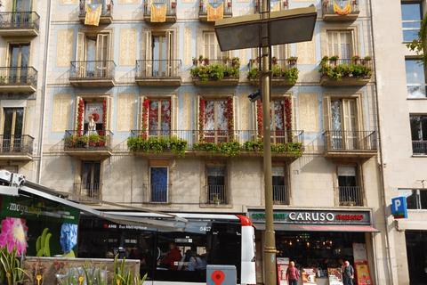 8 bedroom apartment, de les Flors