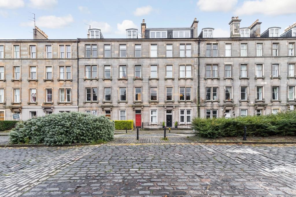 Attractive terraced building with classic façad...