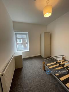 1 bedroom in a house share to rent, Queen Street, Pontypridd, CF37