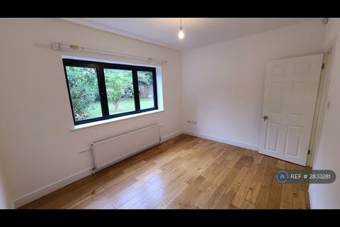 2 bedroom flat to rent, Burnham Lane, Slough, SL1