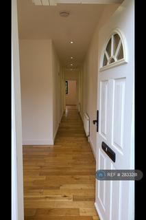 2 bedroom flat to rent, Burnham Lane, Slough, SL1