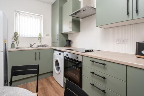 undefined, Liverpool L6