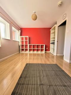 2 bedroom duplex for sale, Spacious Two double bedroom duplex flat, Woodside Park