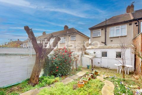 2 bedroom end of terrace house for sale, Rutland Road, Southall, UB1