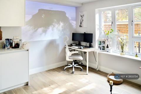 undefined, Birkbeck Avenue, London, W3