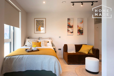 Studio to rent, The Rex, Clarence St., KT1