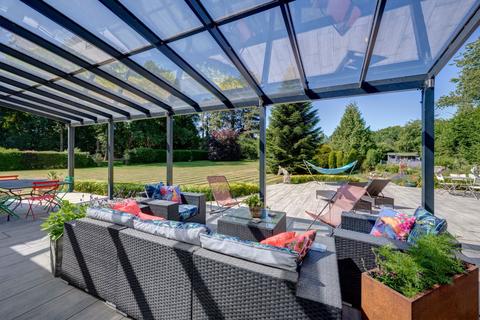6 bedroom detached house for sale, Halifax Road, Heronsgate, Chorleywood, WD3
