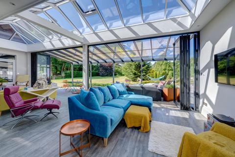 6 bedroom detached house for sale, Halifax Road, Heronsgate, Chorleywood, WD3