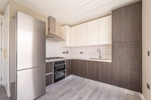 2 bedroom flat to rent, The Rdigeway, Golders Green, London, NW11