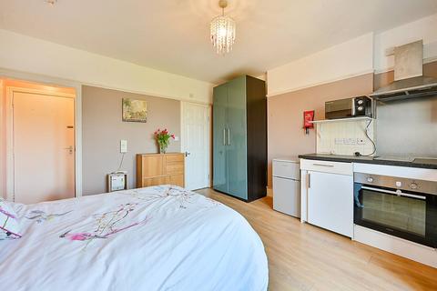 undefined, Chatsworth Gardens, Acton, London, W3