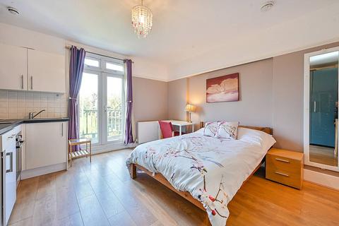 undefined, Chatsworth Gardens, Acton, London, W3
