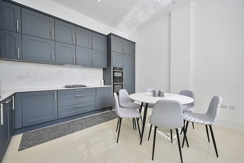 undefined, Uxbridge Road, Hanwell, London, W7