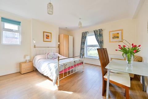 undefined, Chatsworth Gardens, Acton, London, W3