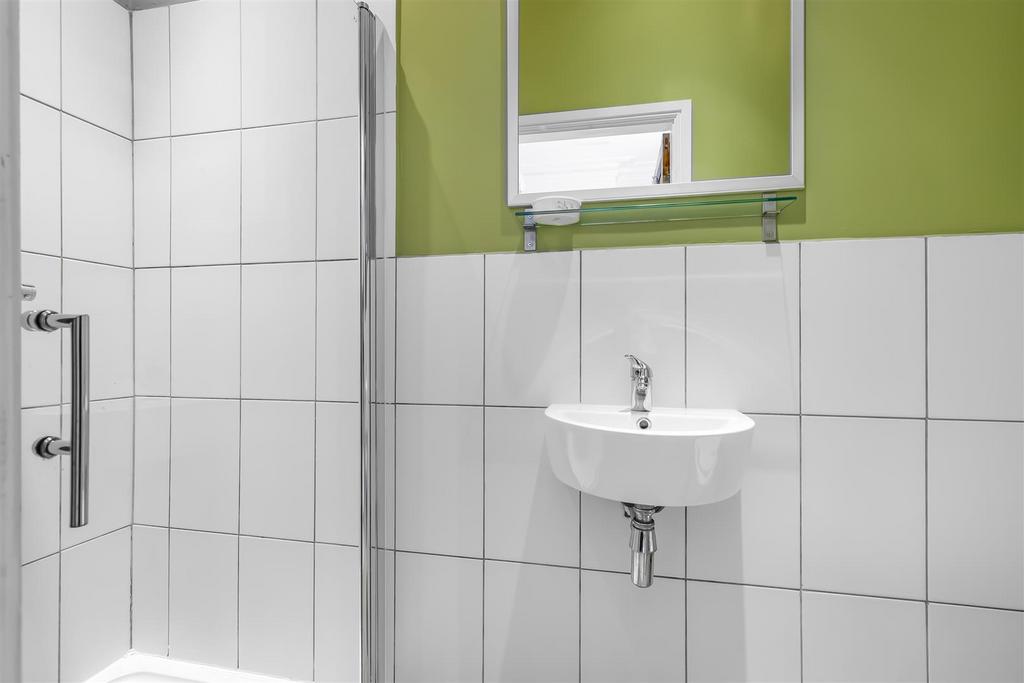 En-Suite Bedroom 3