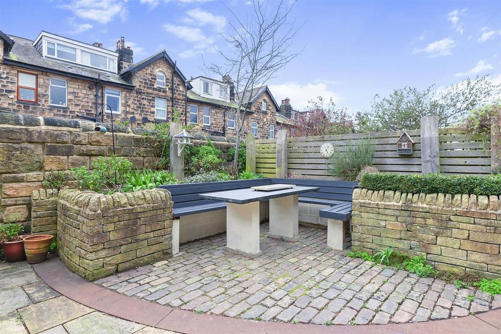 Cobbled Alfresco Dining Area