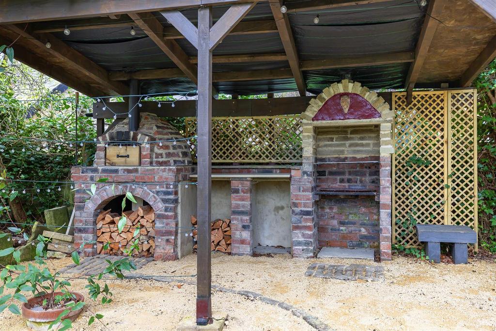 Covered Entertaining Area