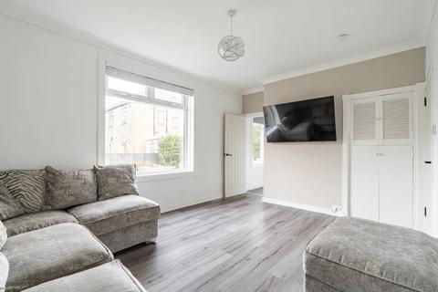 2 bedroom flat to rent, Broomfield Crescent, Carrick Knowe, Edinburgh, EH12