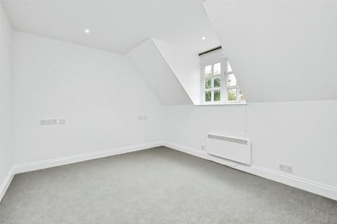 undefined, Malthouse Yard, Farnham GU9