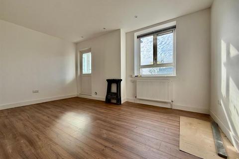 2 bedroom apartment to rent, Sherlock Court, Dorman Way, London