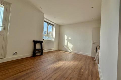 2 bedroom apartment to rent, Sherlock Court, Dorman Way, London