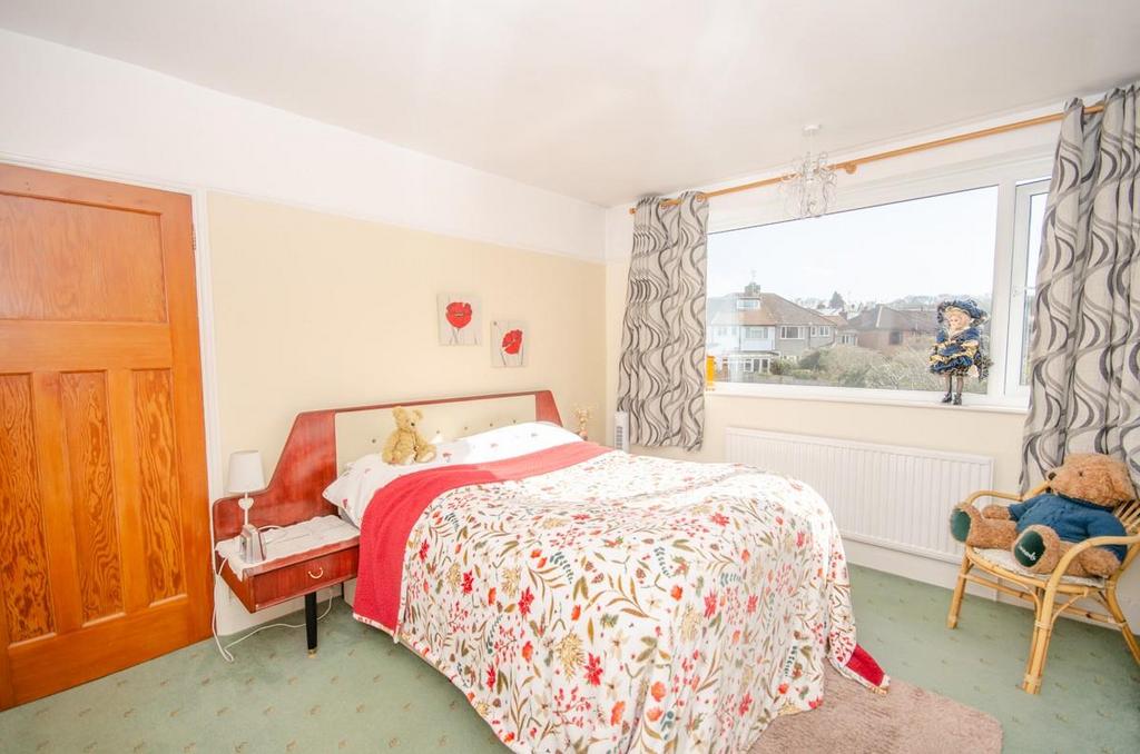 Bedroom two pic 2.jpg