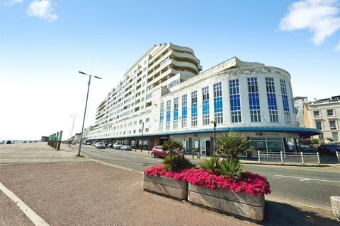 1 bedroom flat for sale, Marine Court, East Sussex TN38