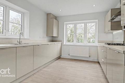 4 bedroom detached house for sale, Ashfield Park, Elmswell, Bury St Edmunds