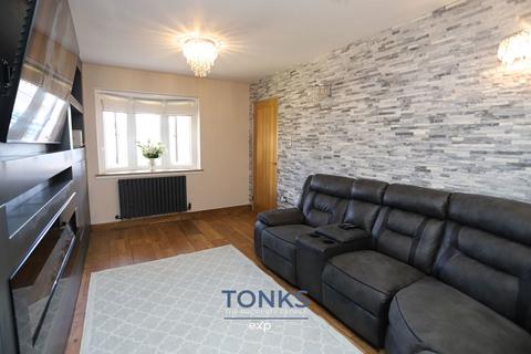 4 bedroom semi-detached house for sale, Nagersfield Road, Brierley Hill DY5