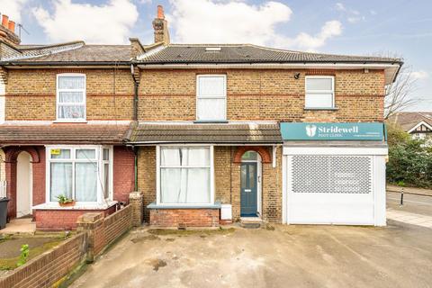1 bedroom flat to rent, Hanworth Road, Hounslow TW4