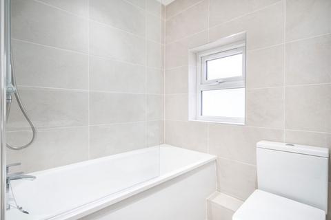 1 bedroom flat to rent, Hanworth Road, Hounslow TW4