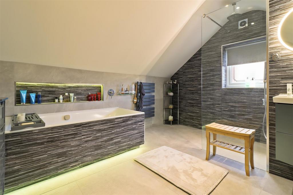 En Suite Bathroom