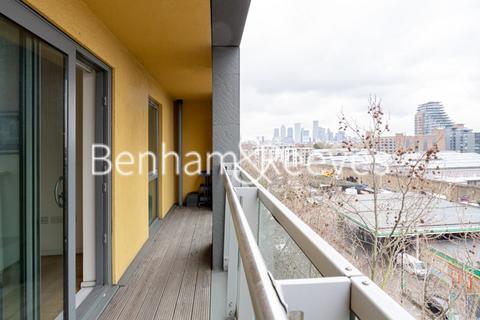 3 bedroom apartment to rent, Crowder Street, Tower Hill E1