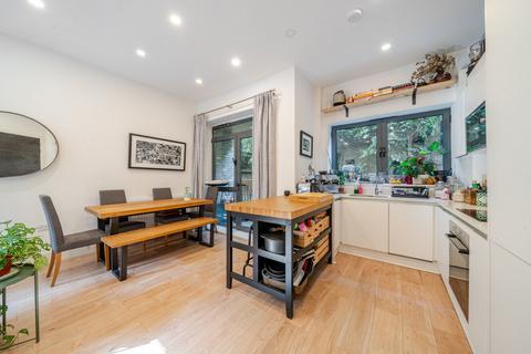 2 bedroom flat for sale, Dalberg Road, Clapham, London, SW2