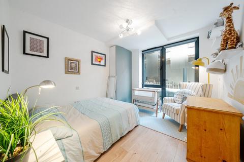 2 bedroom flat for sale, Dalberg Road, Clapham, London, SW2
