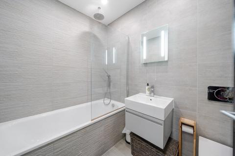 2 bedroom flat for sale, Dalberg Road, Clapham, London, SW2
