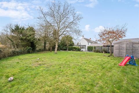 undefined, Upper Hollingdon Farmhouse, Hollingdon, Buckinghamshire