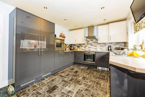 4 bedroom semi-detached house for sale, Wallingfield Court, Sheffield, S26