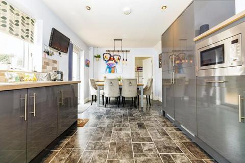 4 bedroom semi-detached house for sale, Wallingfield Court, Sheffield, S26