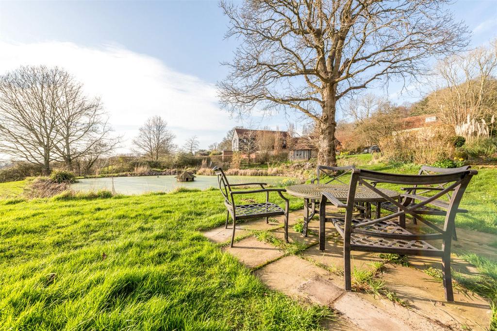 Pond Terrace