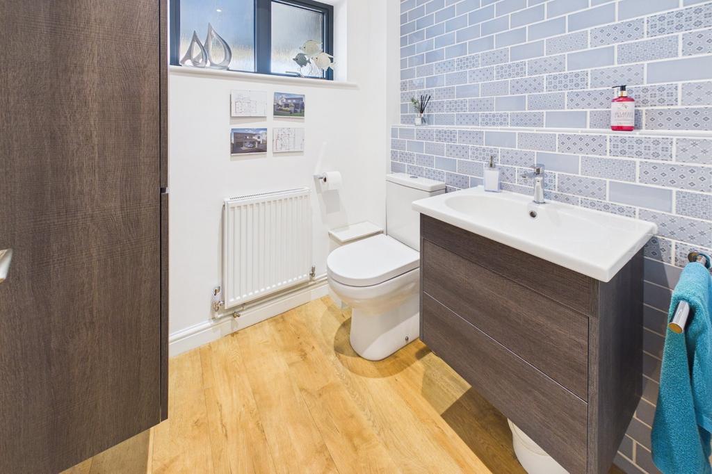 Cloakroom/Wc