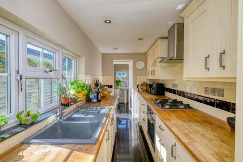 2 bedroom terraced house for sale, Fishers Cottages, Reading RG4